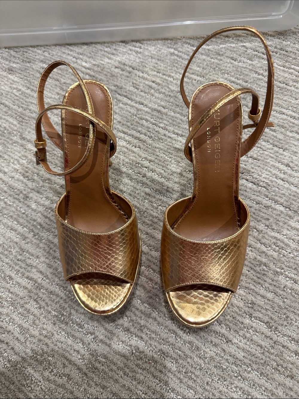 Kurt Geiger London Gold Embossed Platform Slingback Sandals Size 40.5